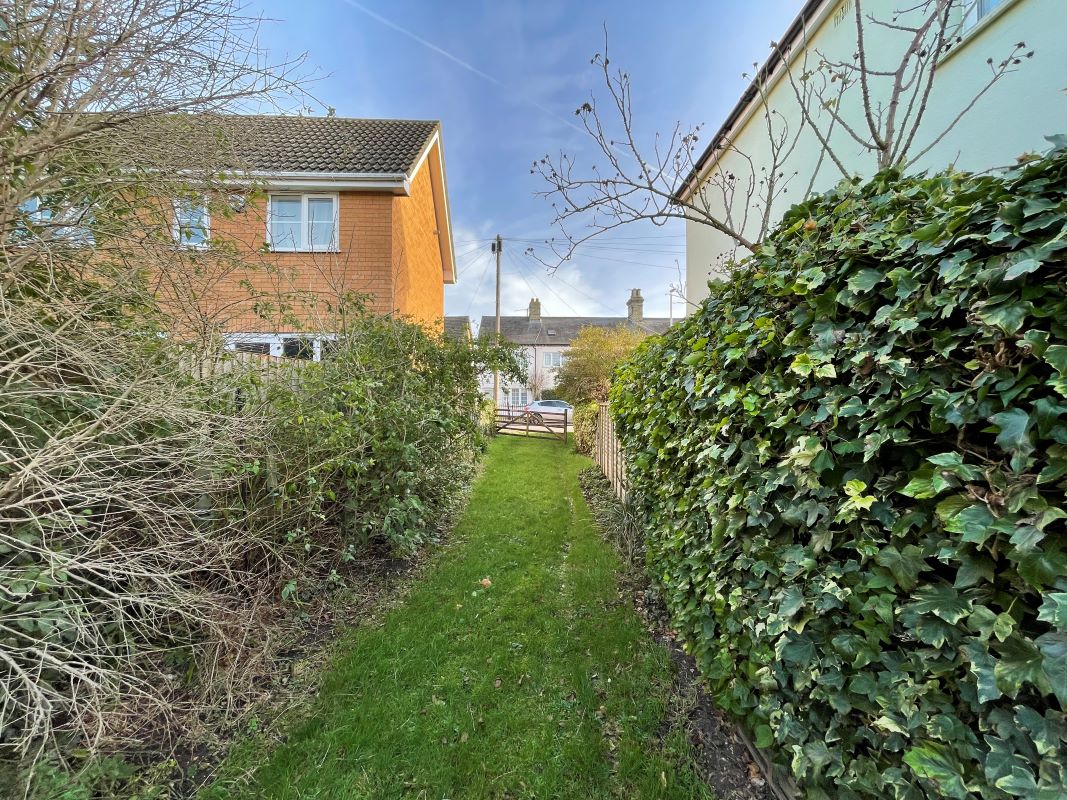 154 Hitchin Street, Biggleswade, Bedfordshire, SG18 8BP Robinson And Hall