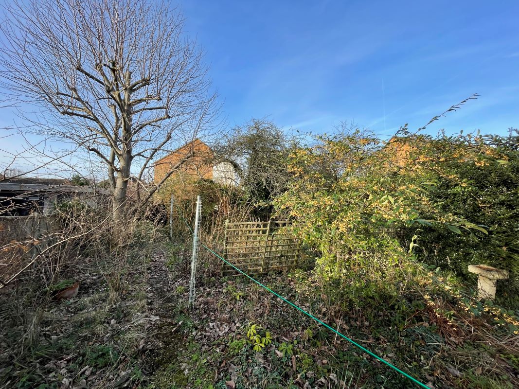 154 Hitchin Street, Biggleswade, Bedfordshire, SG18 8BP Robinson And Hall