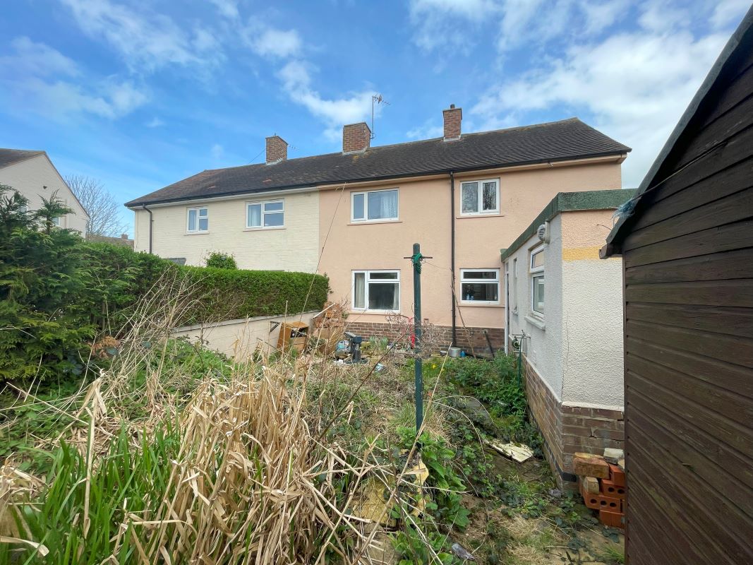 17 Manor Road, Earls Barton, Northamptonshire, NN6 0LB Robinson And Hall