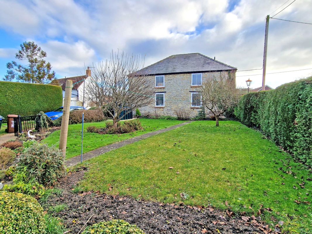 Miropa, 16 Green Lane, Upper Arncott, Oxfordshire, OX25 1PA Robinson And Hall