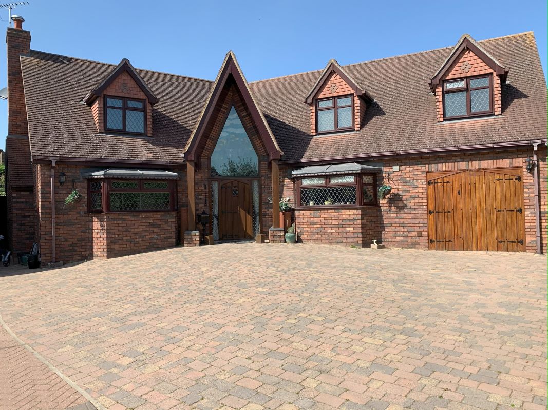 3 The Firs Wigmore Lane, Luton, Bedfordshire, LU2 8AA property image