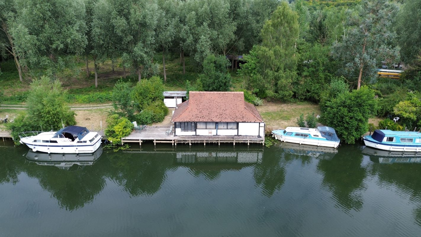 Hardwick Boathouse, Hardwick, Whitchurch on Thames, Berkshire, RG8 7RA property image