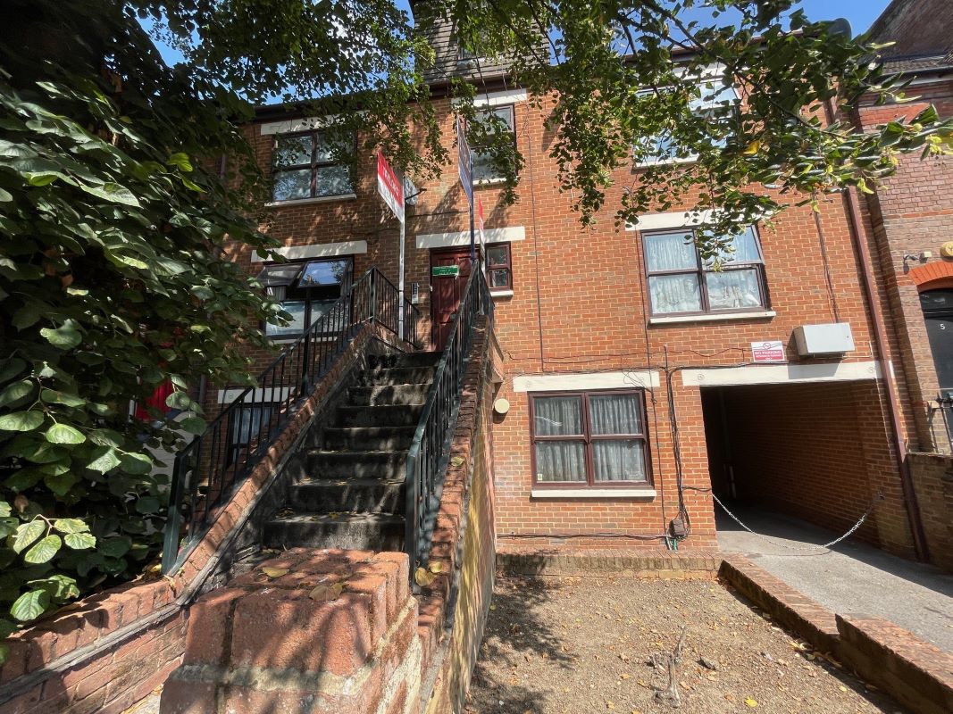 Flat 9 Faith House, 7 Napier Road, Luton, Bedfordshire, LU1 1RF property image