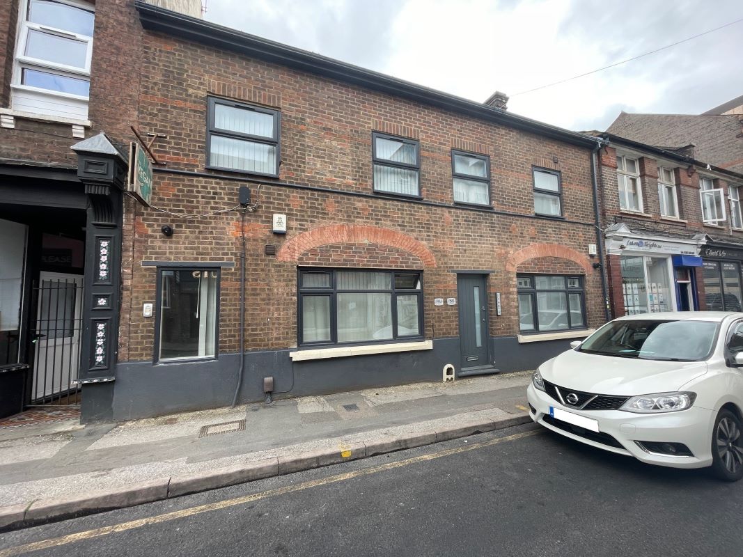 50 Cheapside, Luton, Bedfordshire, LU1 2HN property image