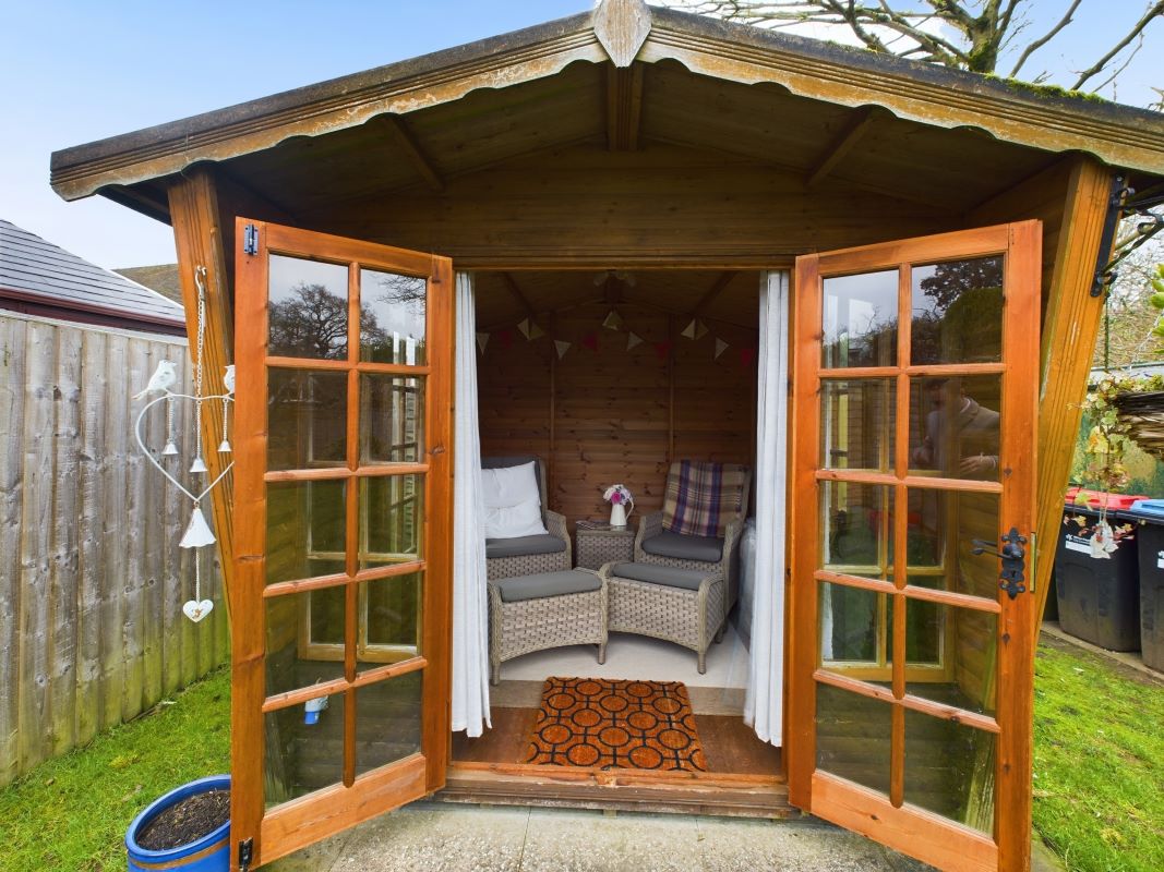 2B The Clock House, Watling Street, Little Brickhill, Buckinghamshire, MK17 9NR