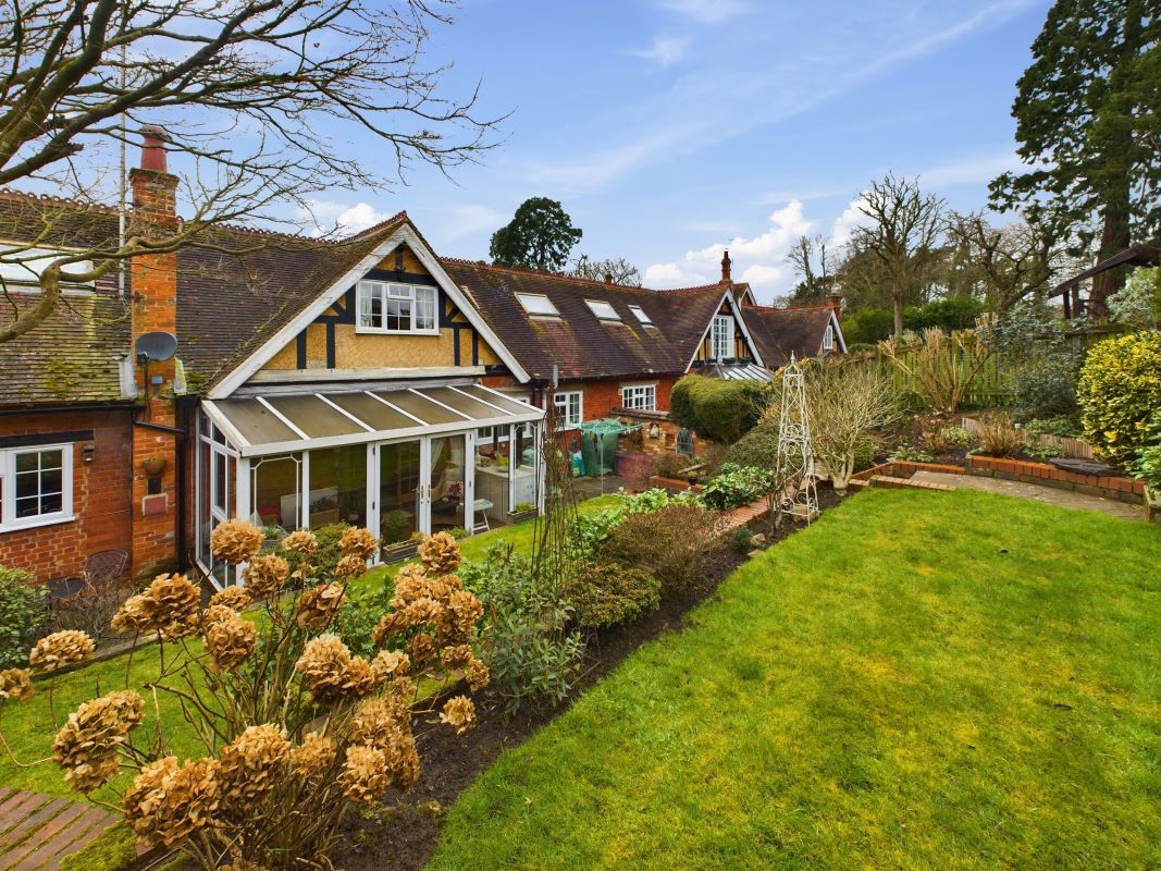 2B The Clock House, Watling Street, Little Brickhill, Buckinghamshire, MK17 9NR