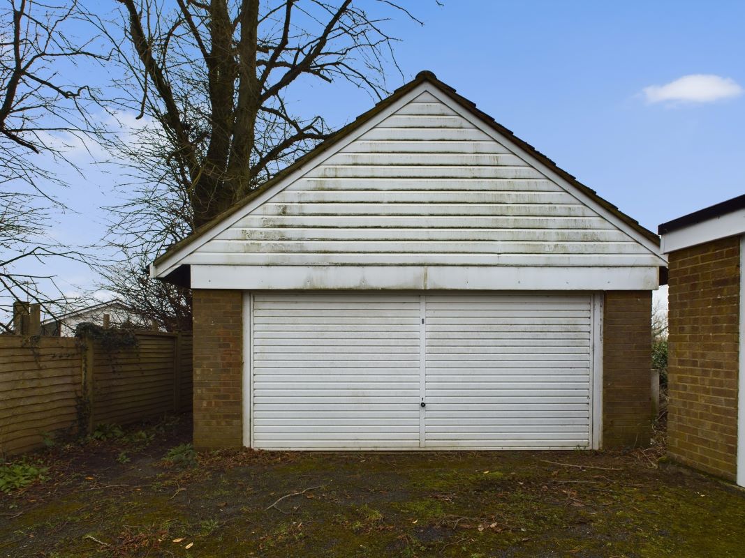 2B The Clock House, Watling Street, Little Brickhill, Buckinghamshire, MK17 9NR