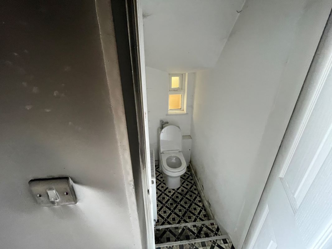 16 Stanion Lane & Building Plot, Corby, Northamptonshire, NN18 8ES