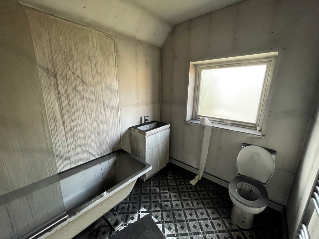 16 Stanion Lane & Building Plot, Corby, Northamptonshire, NN18 8ES