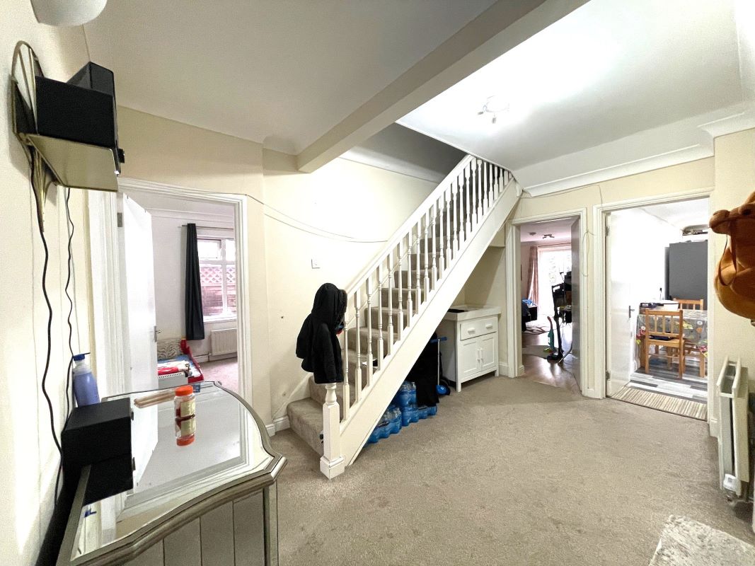 648 Dunstable Road, Luton, Bedfordshire, LU4 8SE