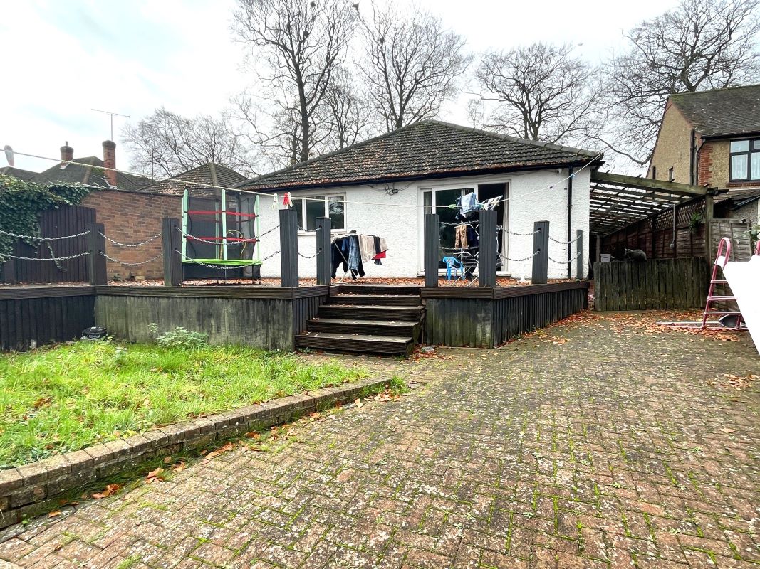 648 Dunstable Road, Luton, Bedfordshire, LU4 8SE