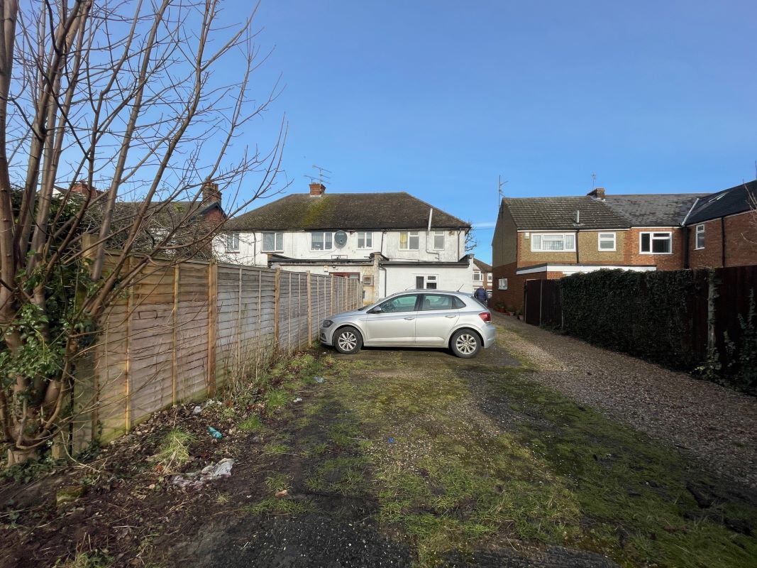 Building & Land rear of 50 Limbury Road, Luton, Bedfordshire, LU3 2PL