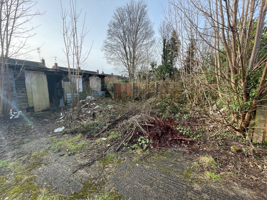 Building & Land rear of 50 Limbury Road, Luton, Bedfordshire, LU3 2PL