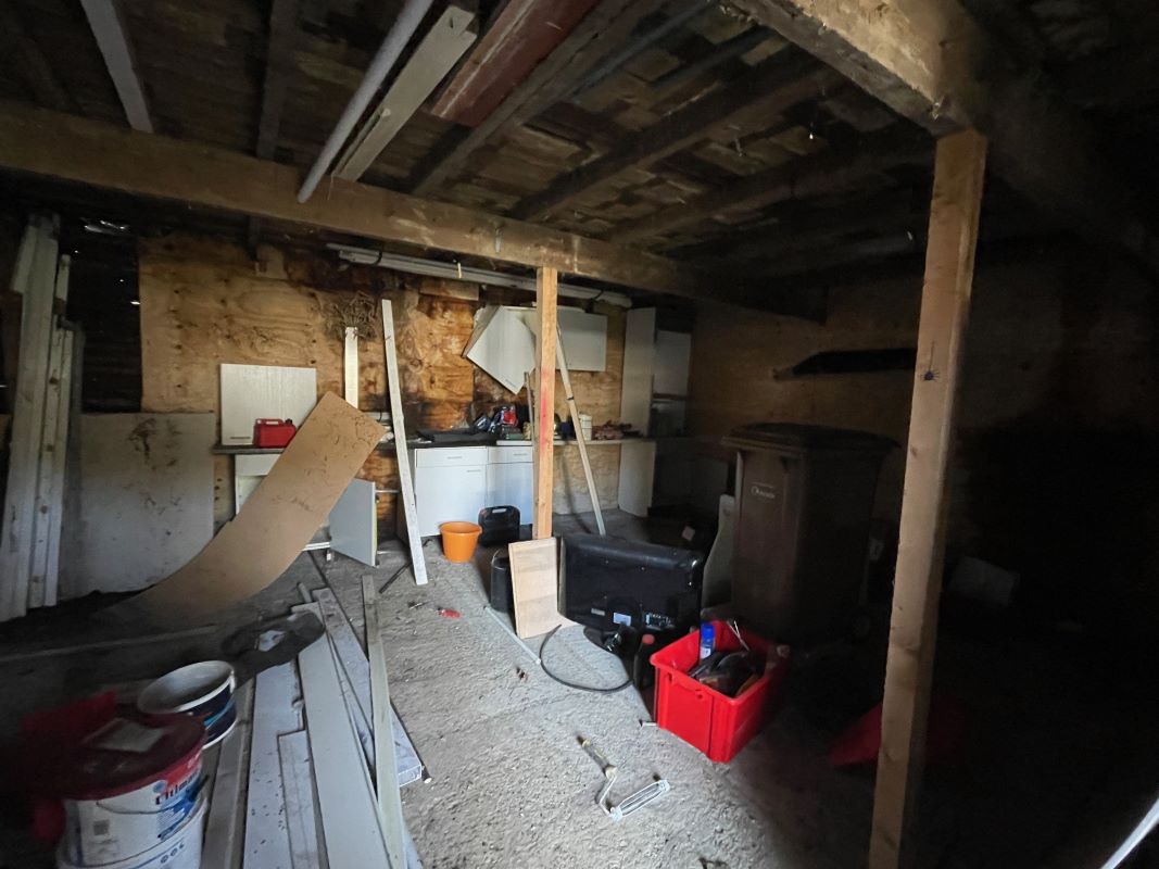 Building & Land rear of 50 Limbury Road, Luton, Bedfordshire, LU3 2PL