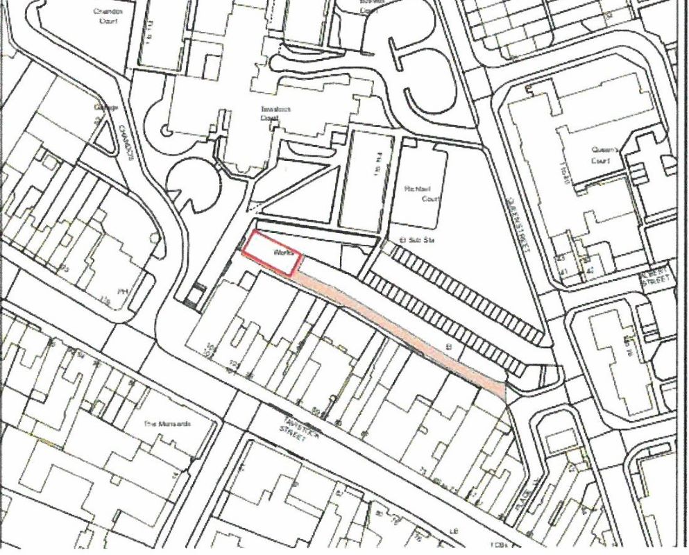 Store to the rear of 101