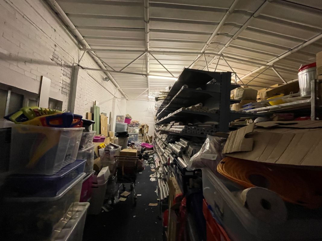 Store to the rear of 101