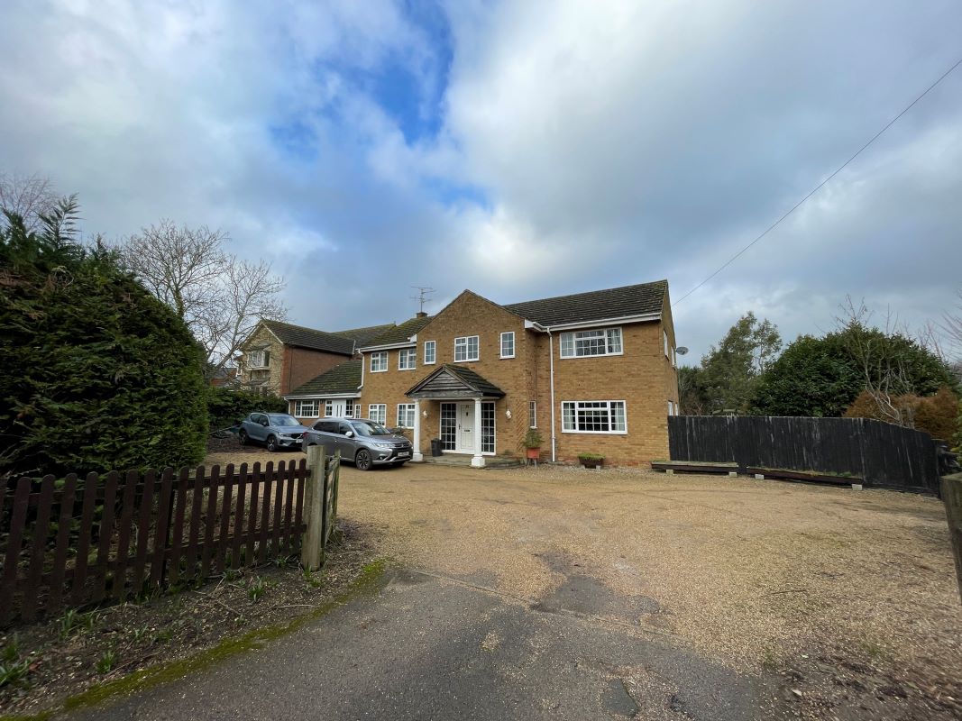 Colmwood House, 29 Bridge Road, Cosgrove, Northamptonshire, MK19 7JH property image