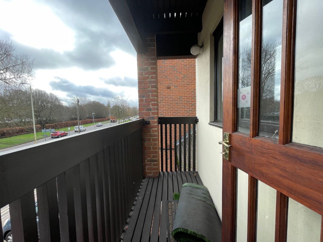 16 Gadeview, Cotterells, Hemel Hempstead, Hertfordshire, HP1 1UF