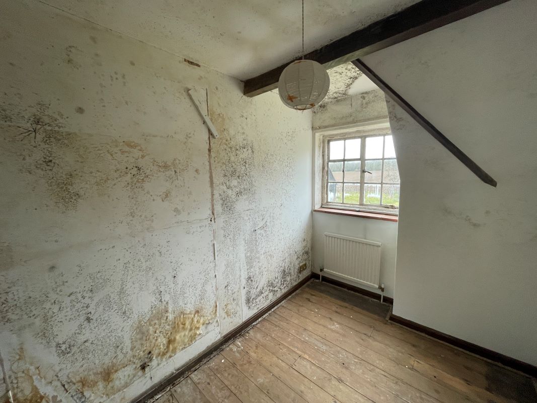 Shootersway Lodge, Shootersway, Wigginton, Hertfordshire, HP23 6JA