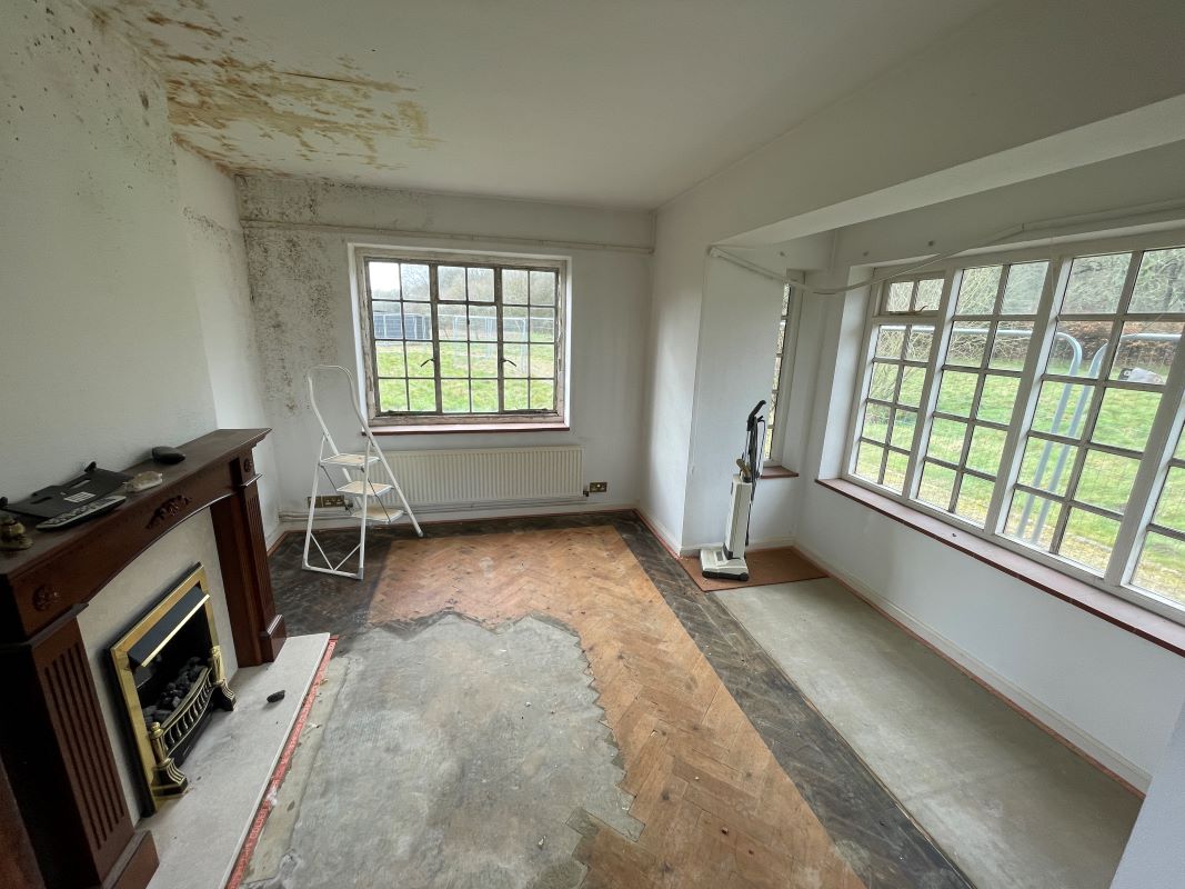 Shootersway Lodge, Shootersway, Wigginton, Hertfordshire, HP23 6JA