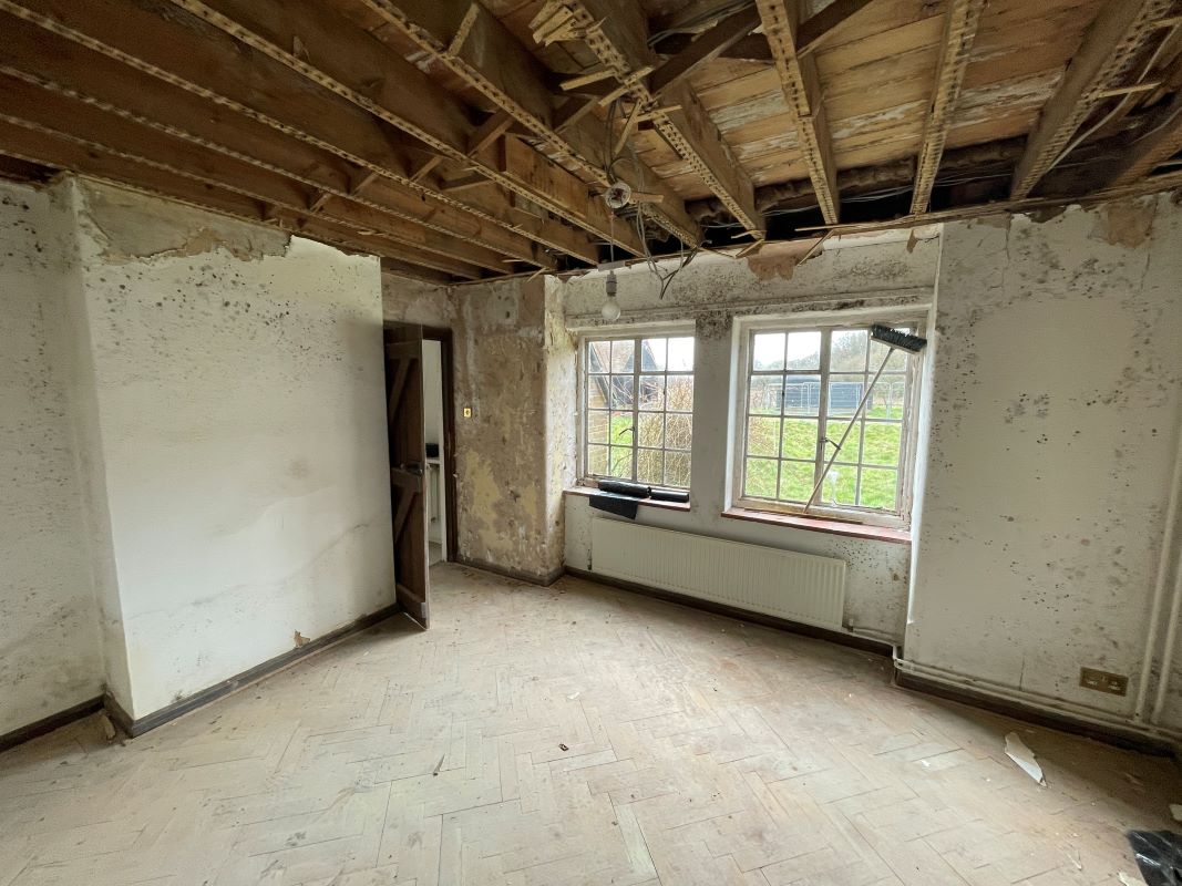 Shootersway Lodge, Shootersway, Wigginton, Hertfordshire, HP23 6JA