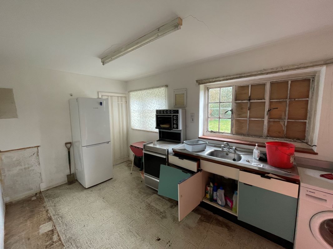 Shootersway Lodge, Shootersway, Wigginton, Hertfordshire, HP23 6JA