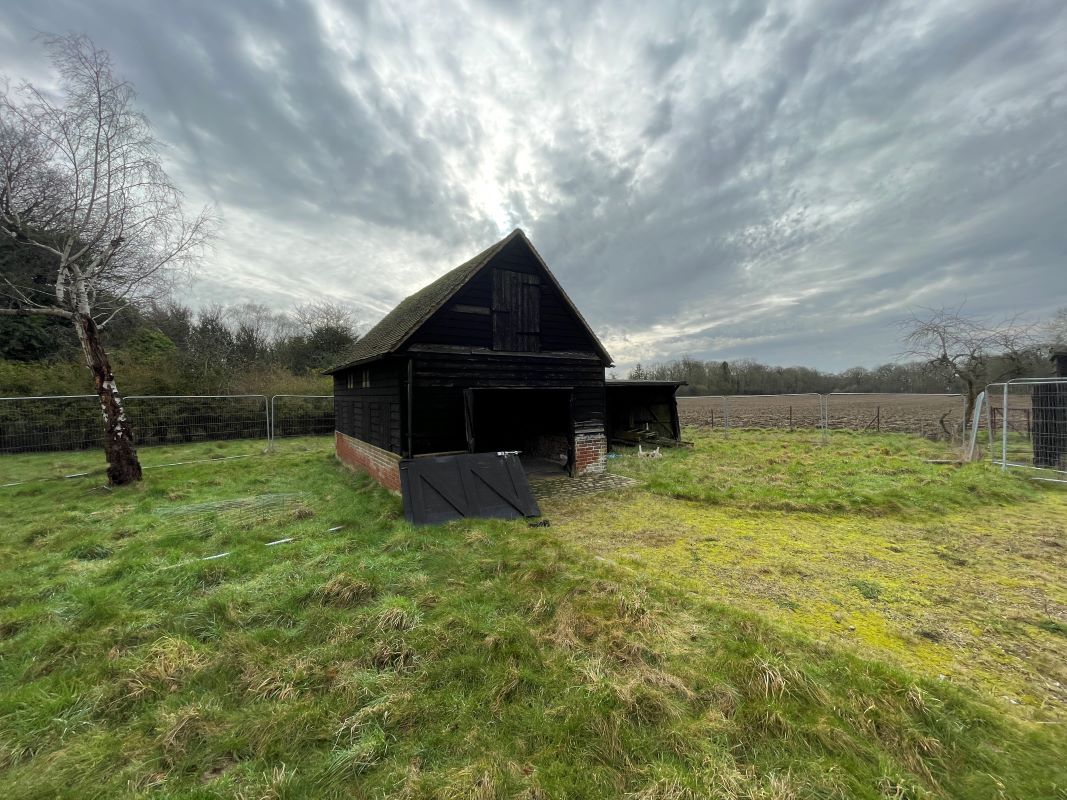 Shootersway Lodge, Shootersway, Wigginton, Hertfordshire, HP23 6JA