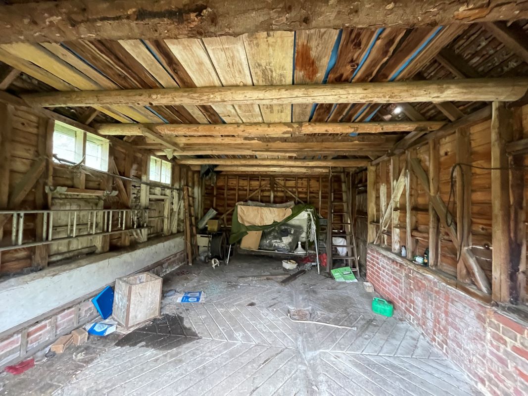 Shootersway Lodge, Shootersway, Wigginton, Hertfordshire, HP23 6JA