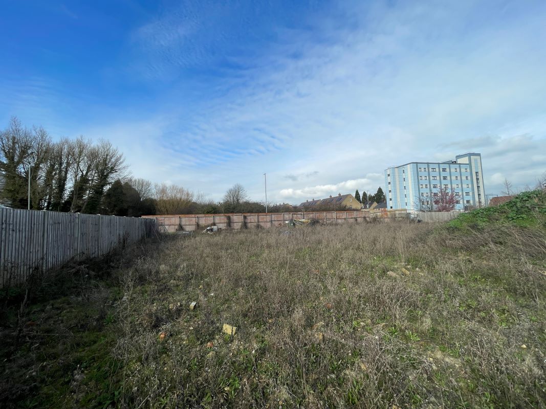 Building Plot at 103