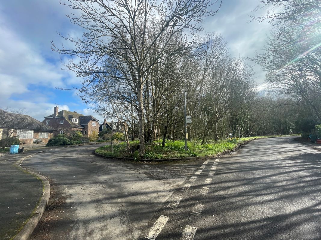 Land adjacent to The Avenue, Stanton Fitzwarren, Wiltshire, SN6 7SE