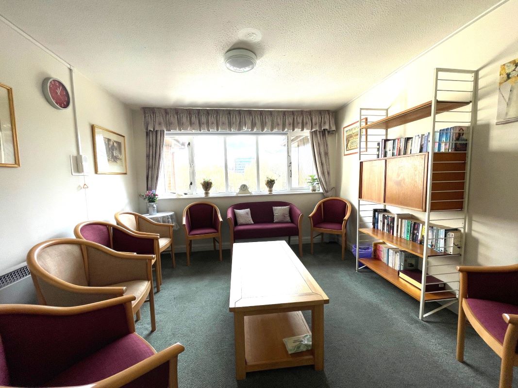 16 Gadeview, Cotterells, Hemel Hempstead, Hertfordshire, HP1 1UF