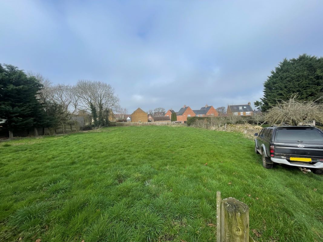 Building Plot & 31 Main Street, Middleton, Northamptonshire, LE16 8YU