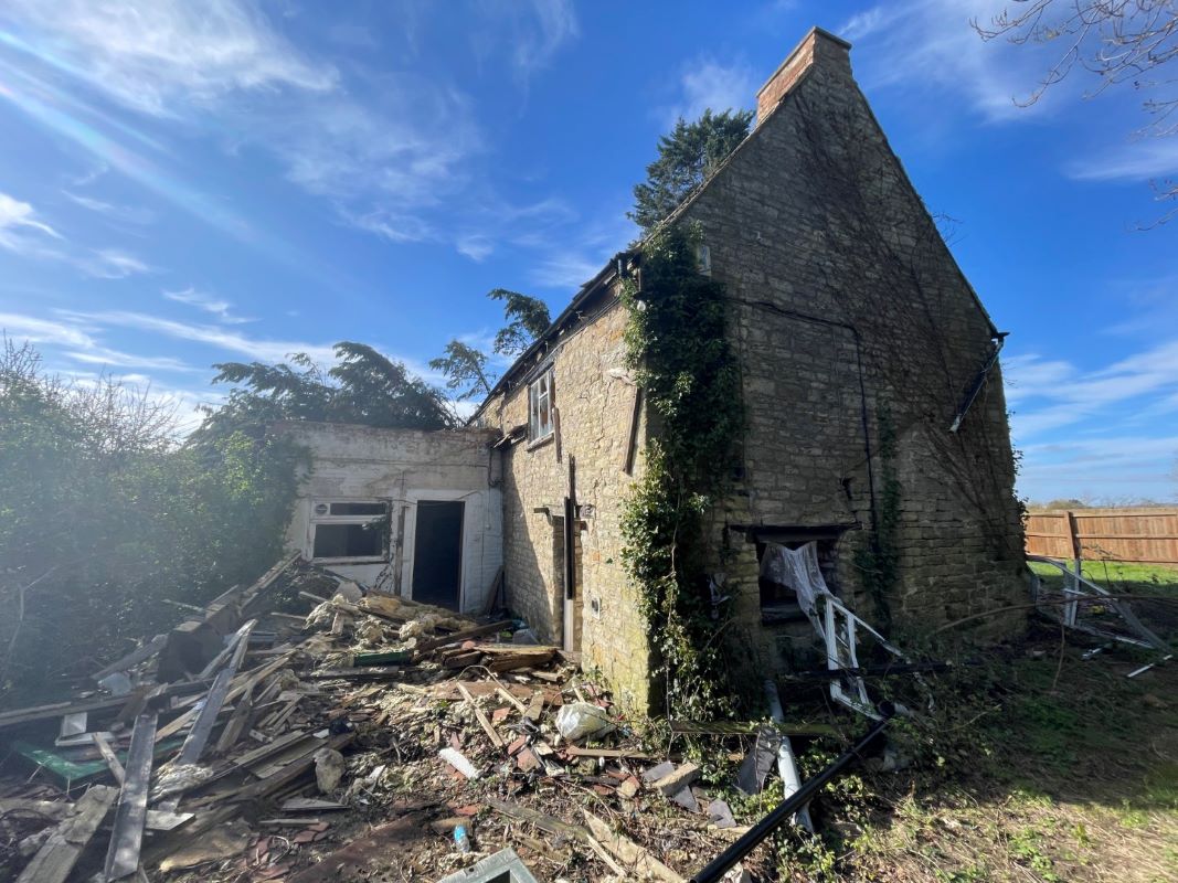 Building Plot at 43 Water Lane, Sherington, Buckinghamshire, MK16 9NP