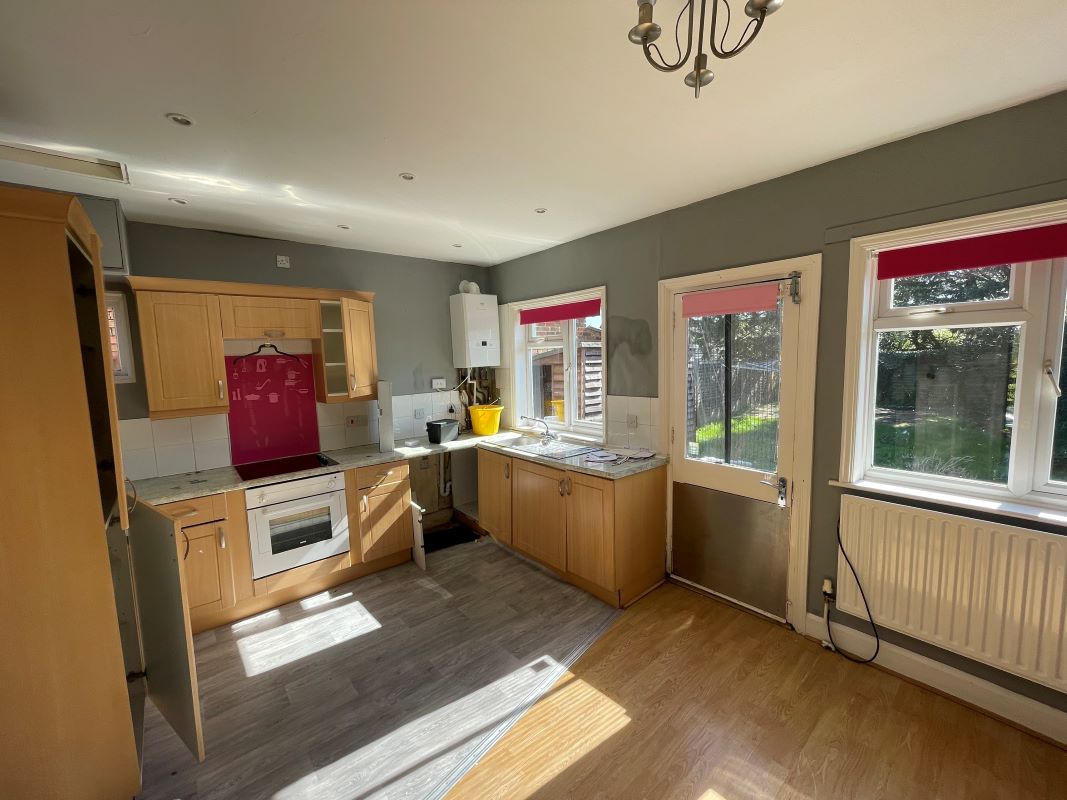 133 Buckingham Road, Bletchley, Buckinghamshire, MK3 5JD