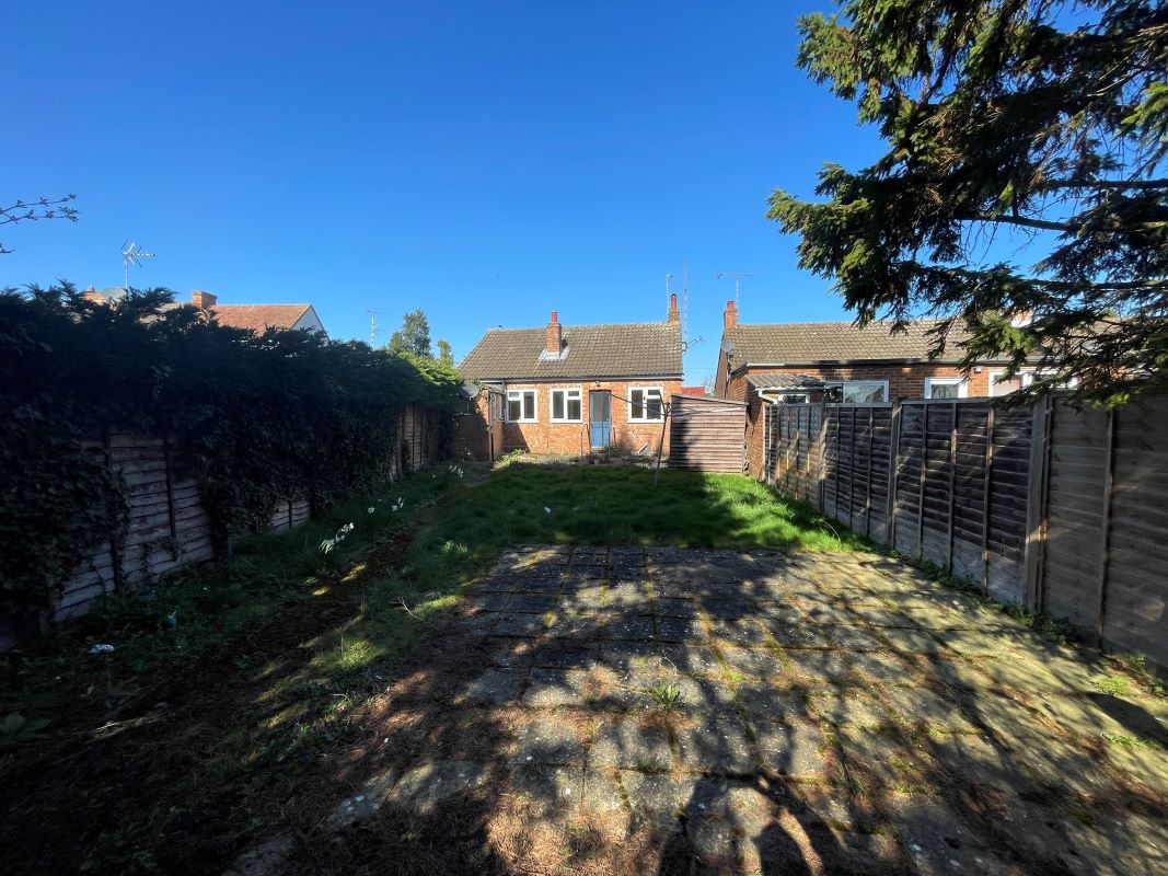 133 Buckingham Road, Bletchley, Buckinghamshire, MK3 5JD