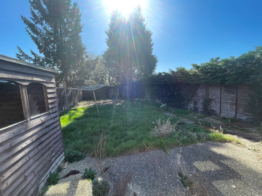 133 Buckingham Road, Bletchley, Buckinghamshire, MK3 5JD