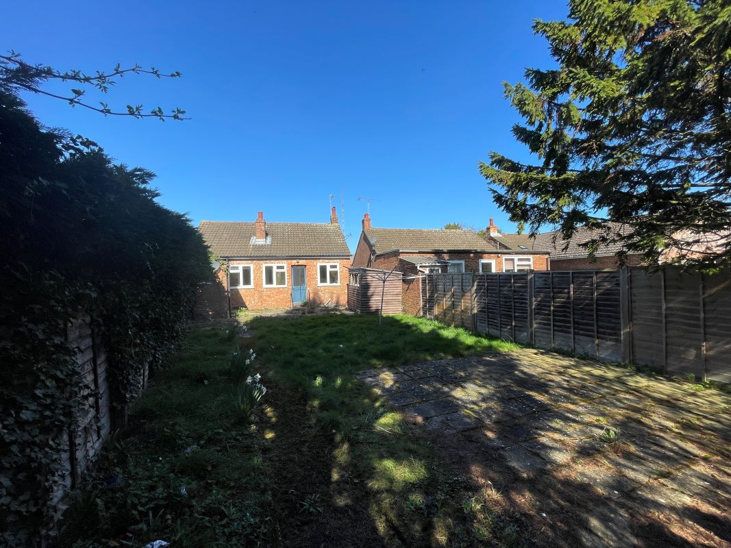 133 Buckingham Road, Bletchley, Buckinghamshire, MK3 5JD