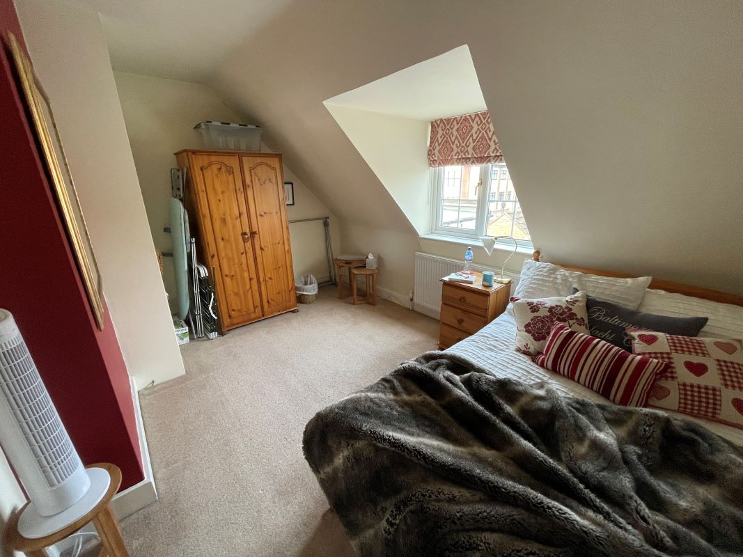 10 Churchfield Road, Chalfont St. Peter, Buckinghamshire, SL9 9EN