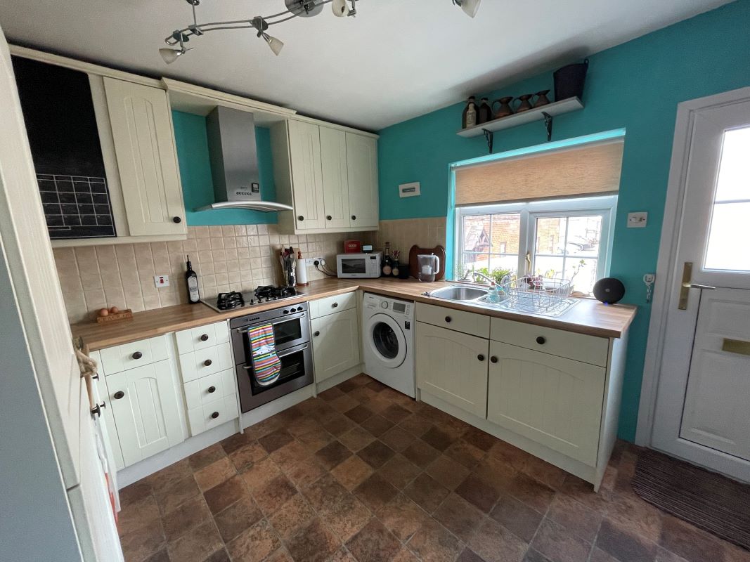 10 Churchfield Road, Chalfont St. Peter, Buckinghamshire, SL9 9EN