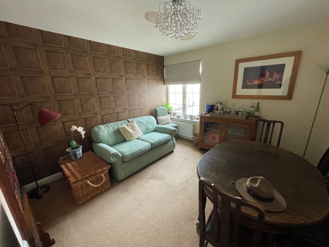 10 Churchfield Road, Chalfont St. Peter, Buckinghamshire, SL9 9EN