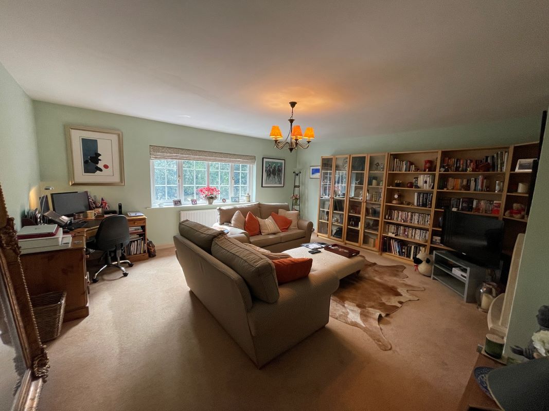 10 Churchfield Road, Chalfont St. Peter, Buckinghamshire, SL9 9EN