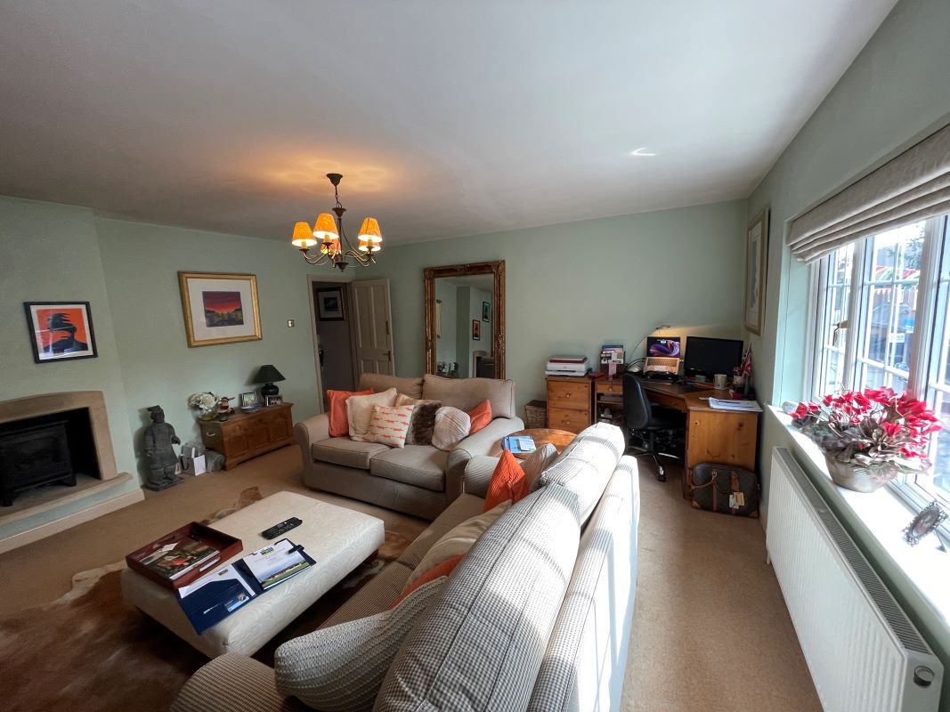 10 Churchfield Road, Chalfont St. Peter, Buckinghamshire, SL9 9EN