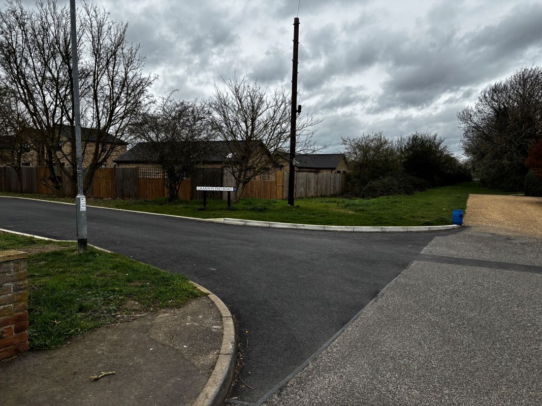 Land at Grannys End Road, Witchford, Cambridgeshire, CB6 2UN