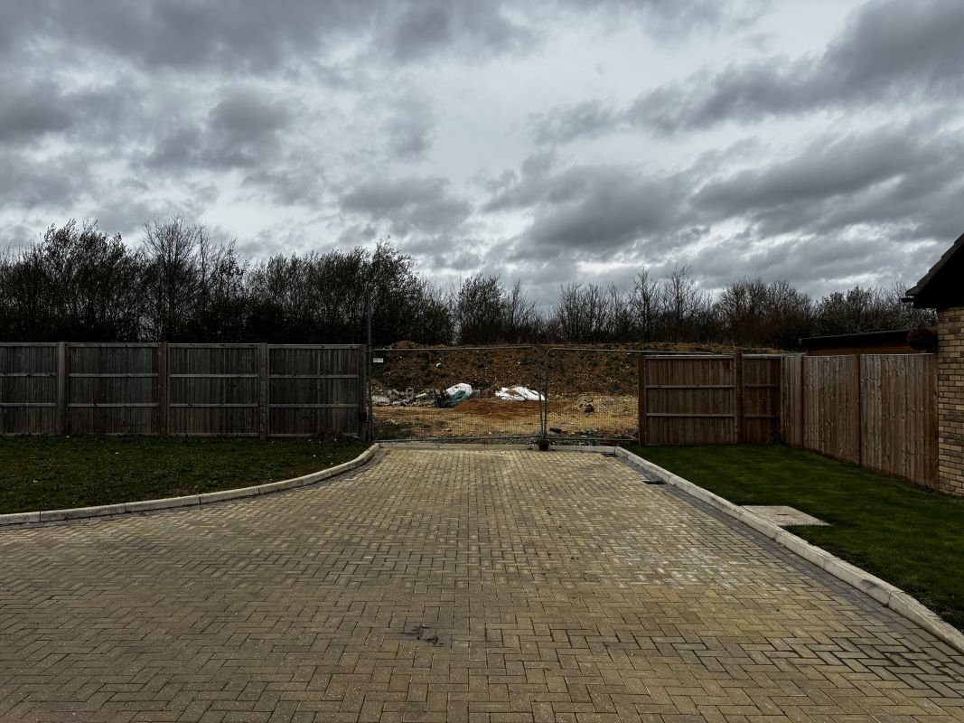 Land at Grannys End Road, Witchford, Cambridgeshire, CB6 2UN