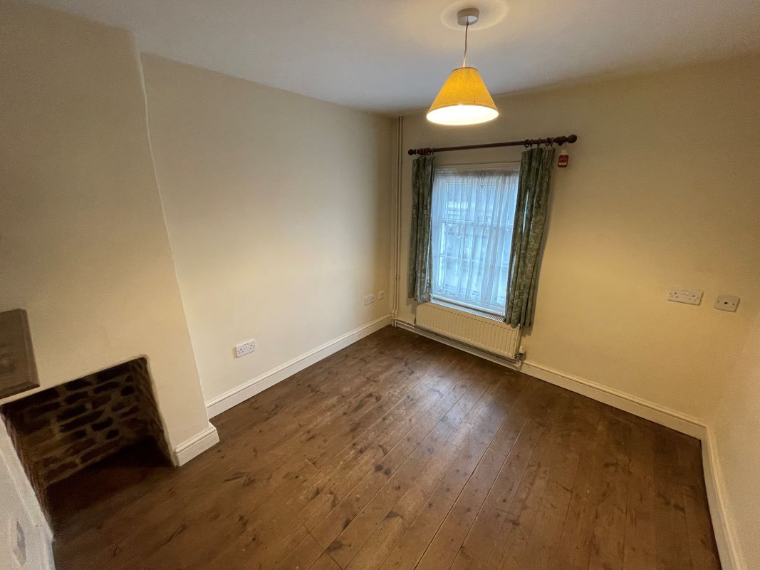 24 High Street, Buckingham, Buckinghamshire, MK18 1NU