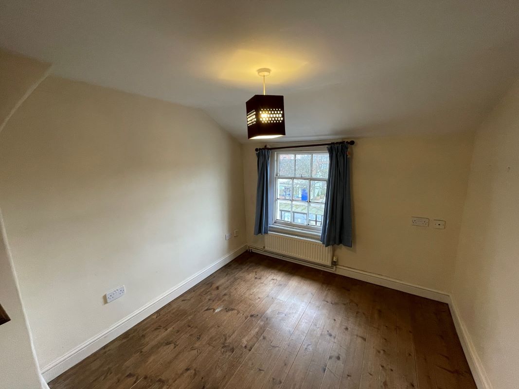 24 High Street, Buckingham, Buckinghamshire, MK18 1NU