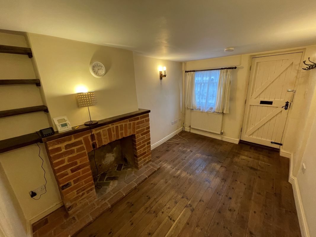 24 High Street, Buckingham, Buckinghamshire, MK18 1NU