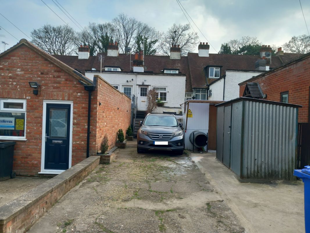 10 Churchfield Road, Chalfont St. Peter, Buckinghamshire, SL9 9EN