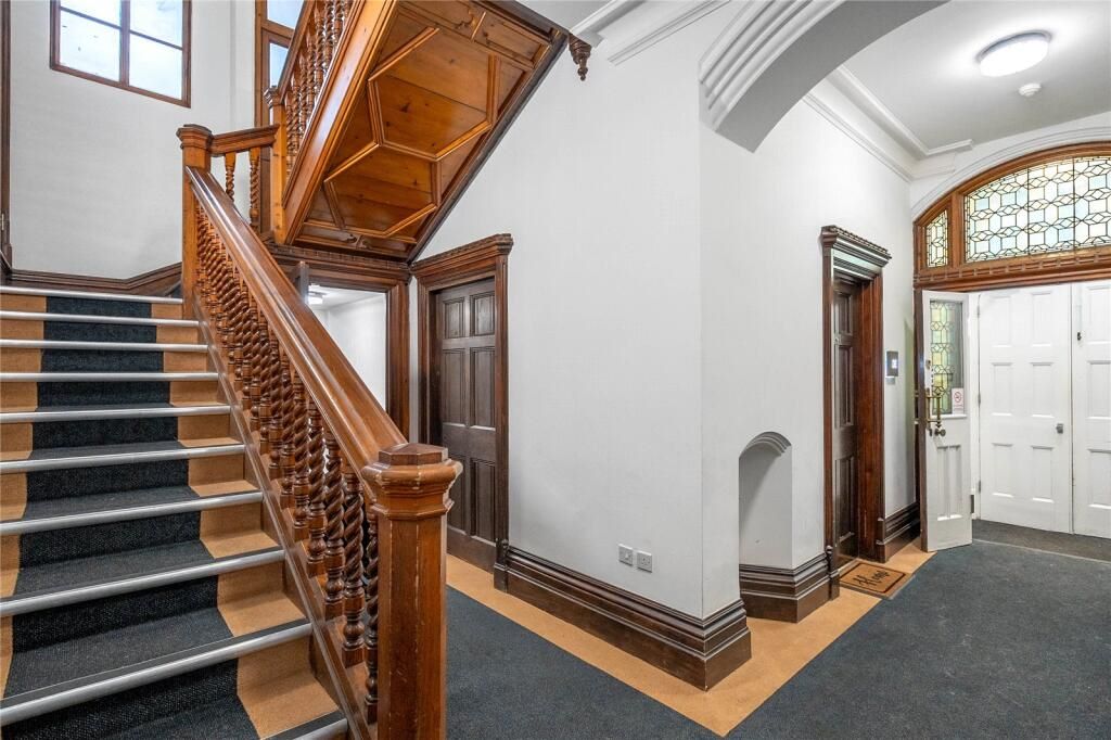 6 Old School House, Frances Drive, Dunstable, Bedfordshire, LU6 1GF