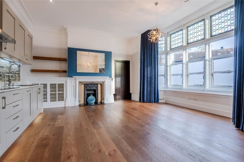 6 Old School House, Frances Drive, Dunstable, Bedfordshire, LU6 1GF